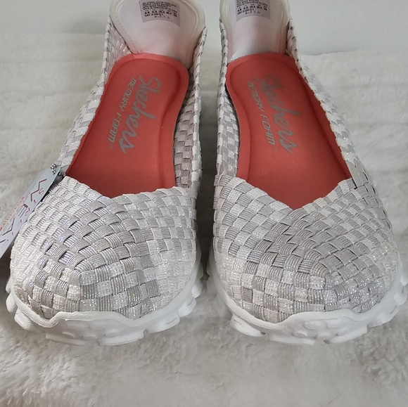 Skechers Stretch Weave Comfort Memory Foam Pearl Metallic Pattern Ballet Sneaker - Picture 4 of 15